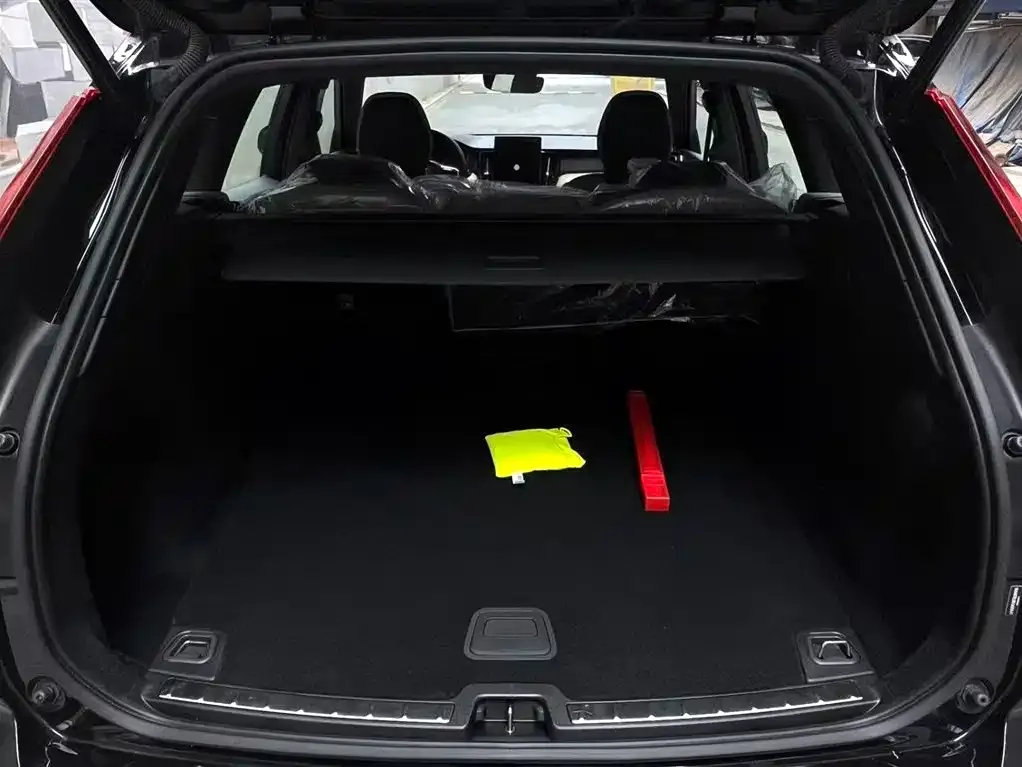 Volvo XC60 — фото 3