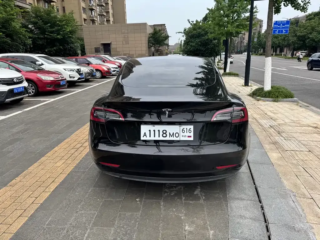 Tesla Model 3 — фото 10