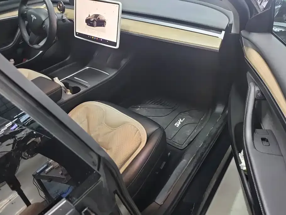 Tesla Model 3 — фото 3