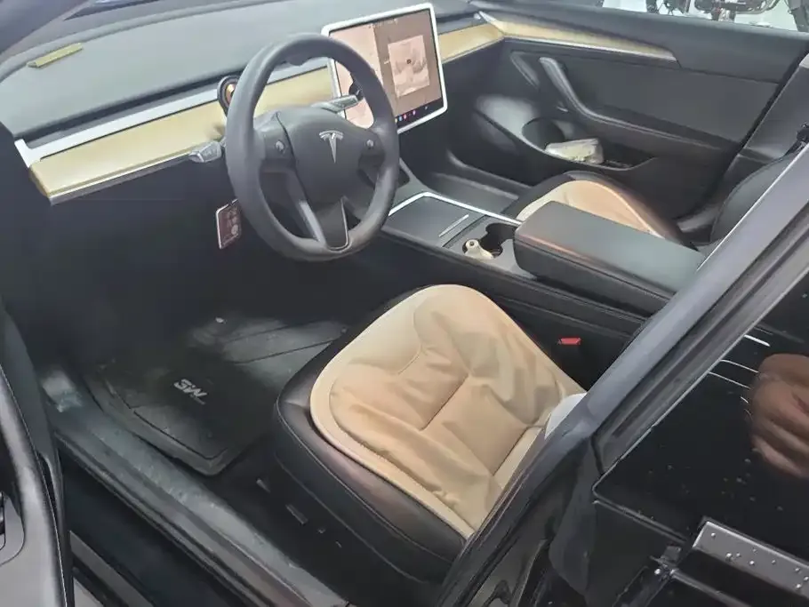 Tesla Model 3 — фото 4