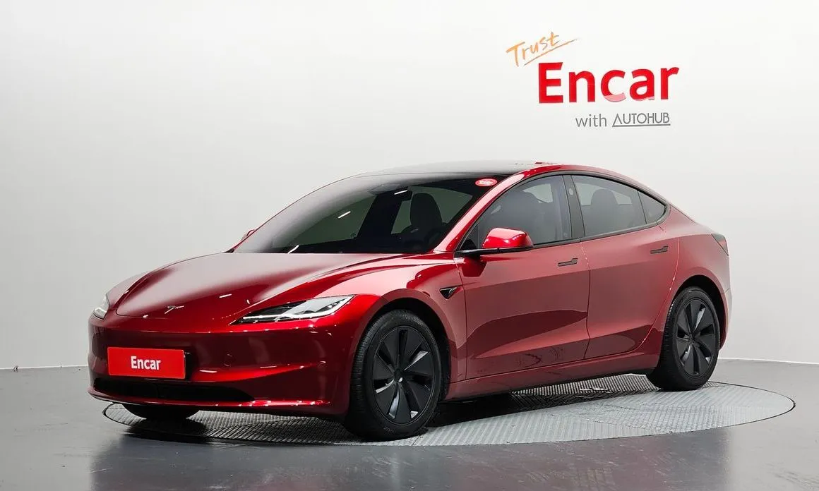 Tesla Model 3 — фото 1