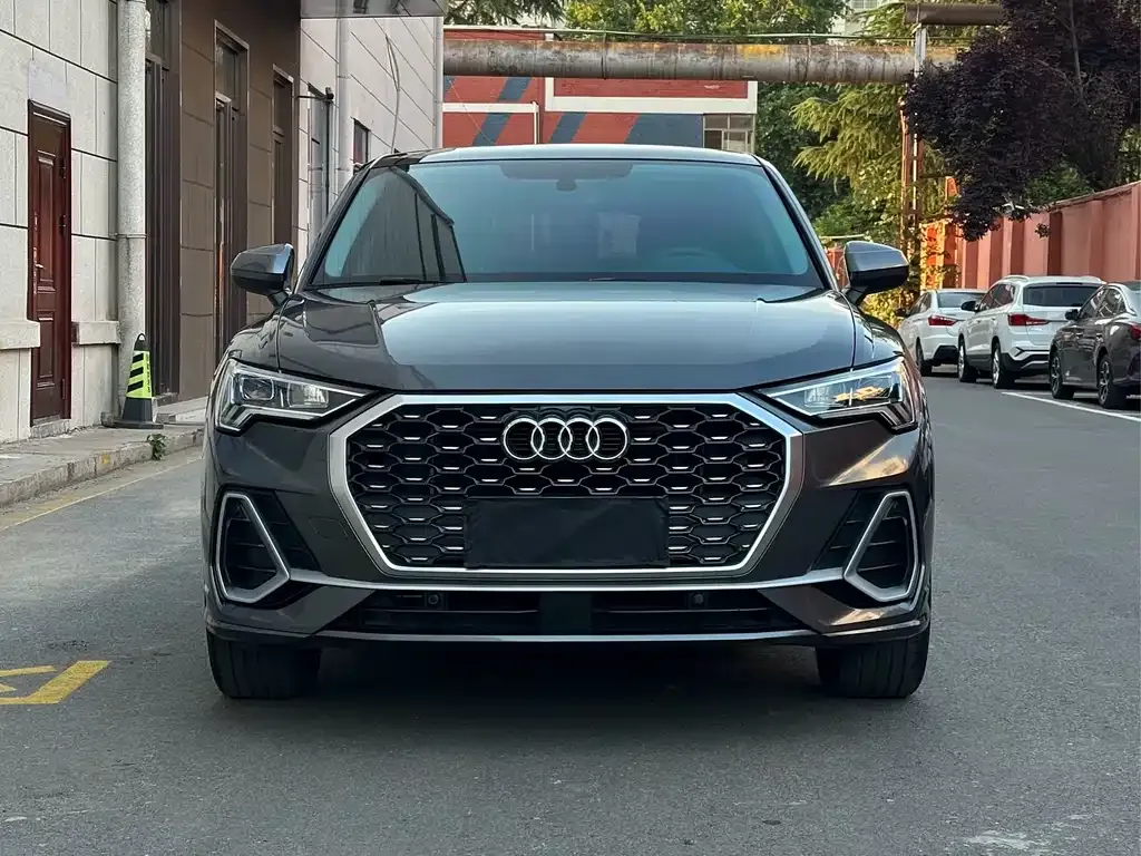 Audi Q3 Sportback — фото 10