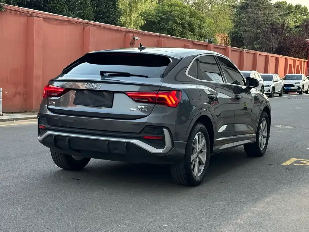 Audi Q3 Sportback — фото 8