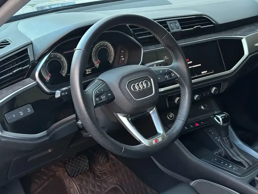 Audi Q3 Sportback — фото 5