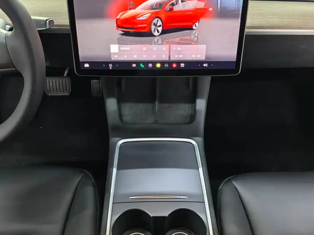 Tesla Model 3 — фото 2