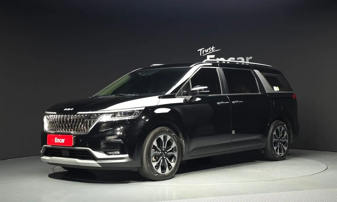 Kia Carnival — фото 1