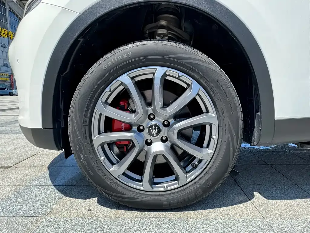 Maserati Levante — фото 10