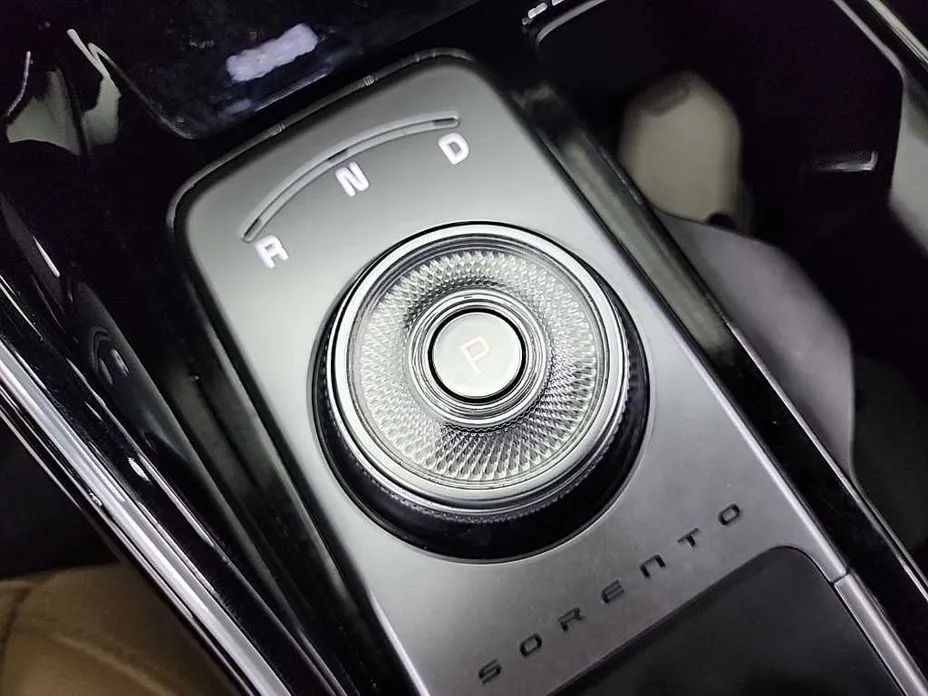 Kia Sorento — фото 10