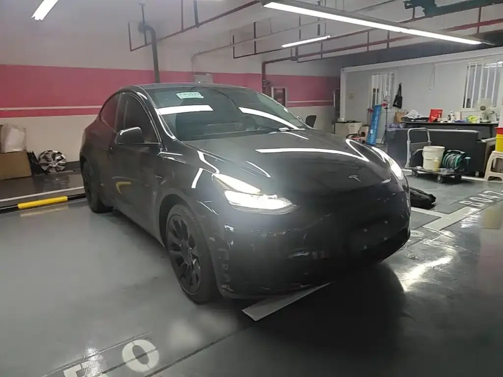 Tesla Model Y — фото 4