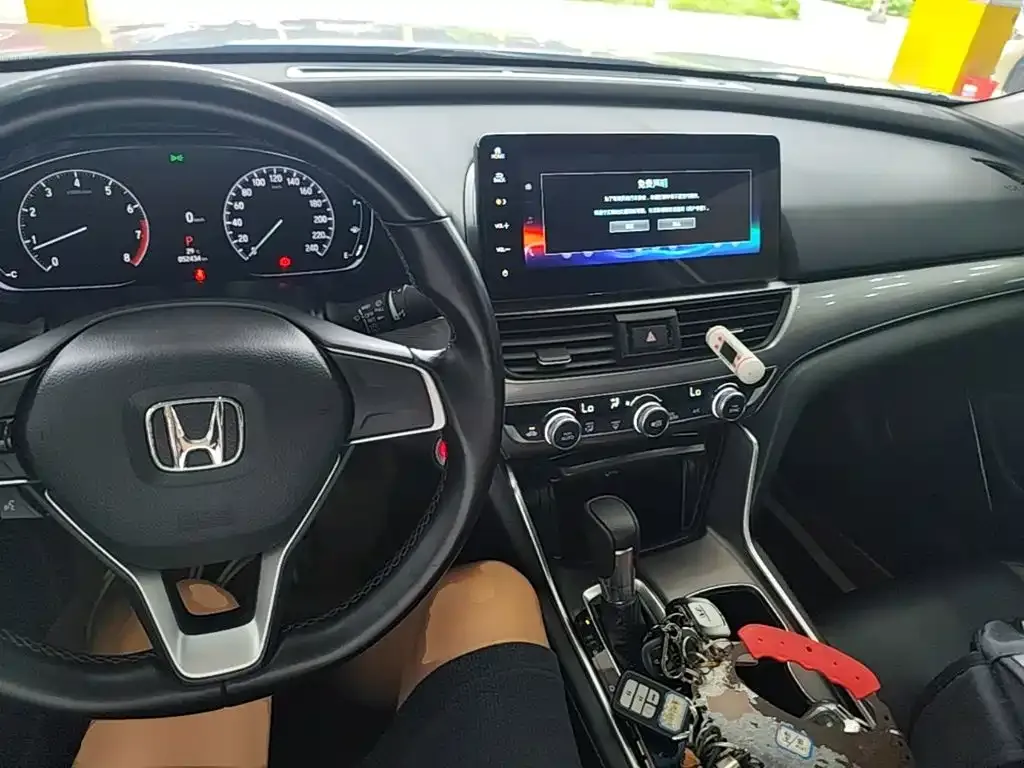 Honda Accord — фото 9