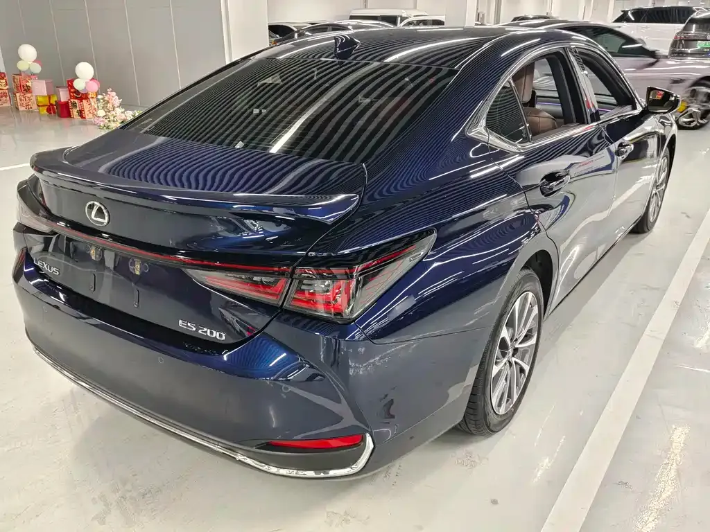 Lexus ES — фото 6