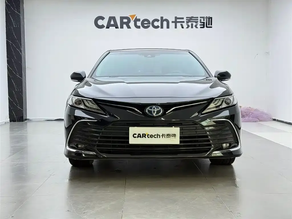 Toyota Camry — фото 7