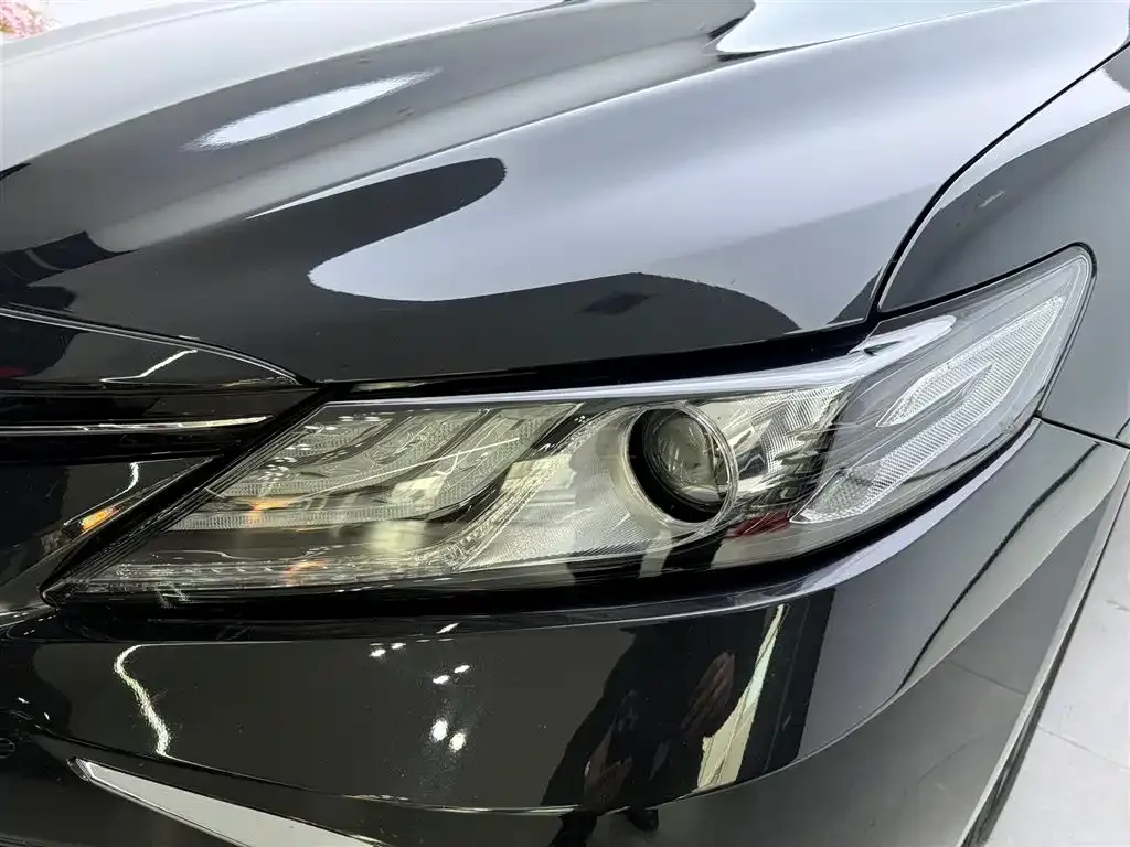 Toyota Camry — фото 9