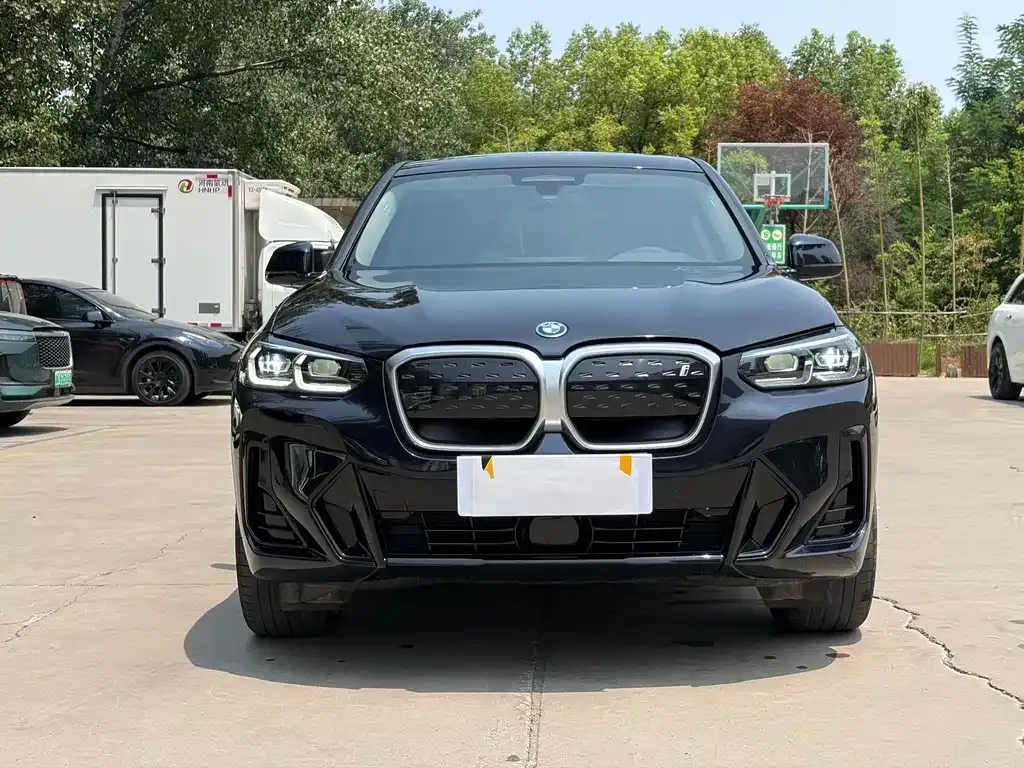 BMW iX3 — фото 2