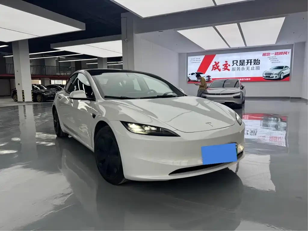 Tesla Model 3 — фото 9