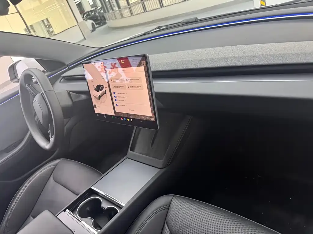 Tesla Model 3 — фото 4