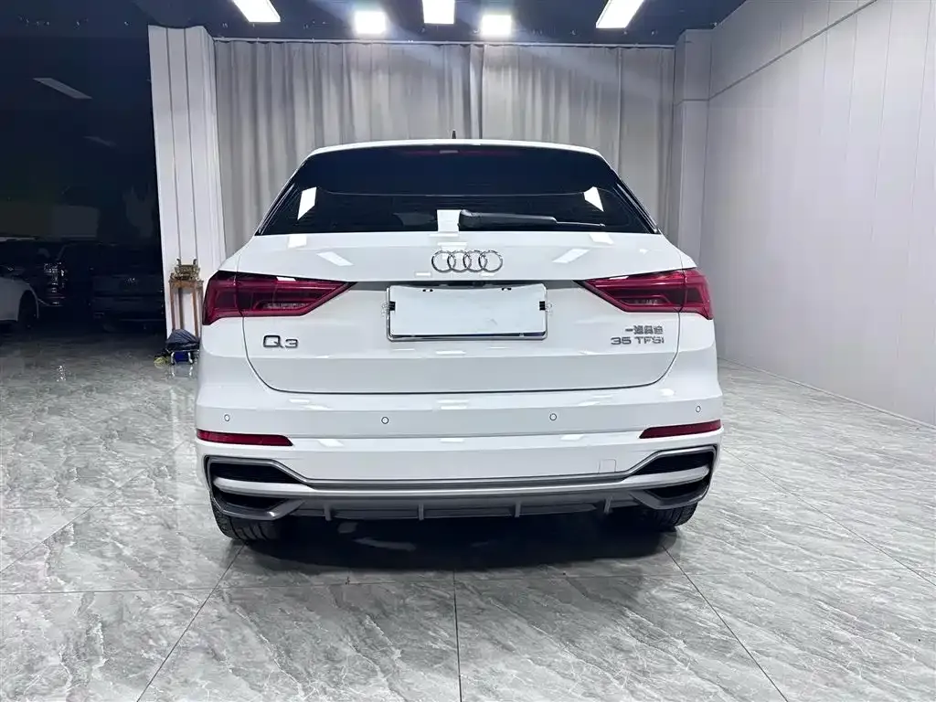 Audi Q3 — фото 7