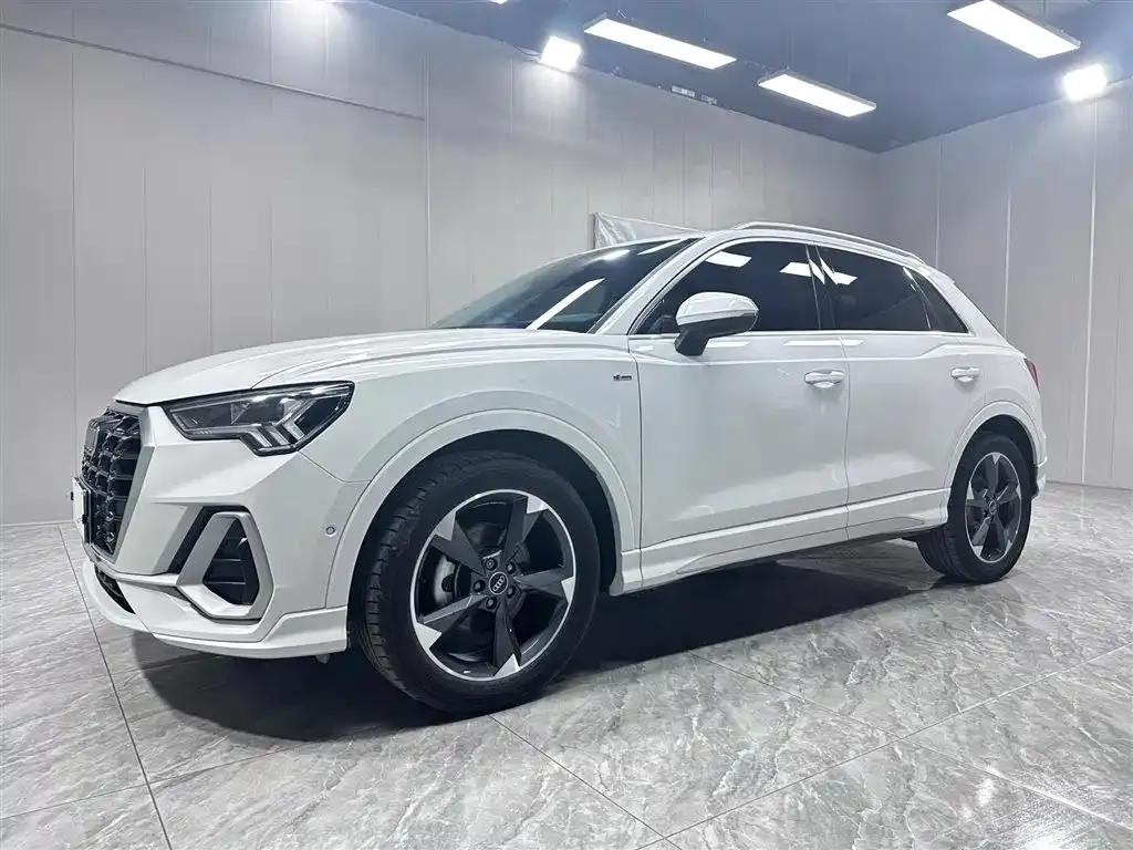 Audi Q3 — фото 10