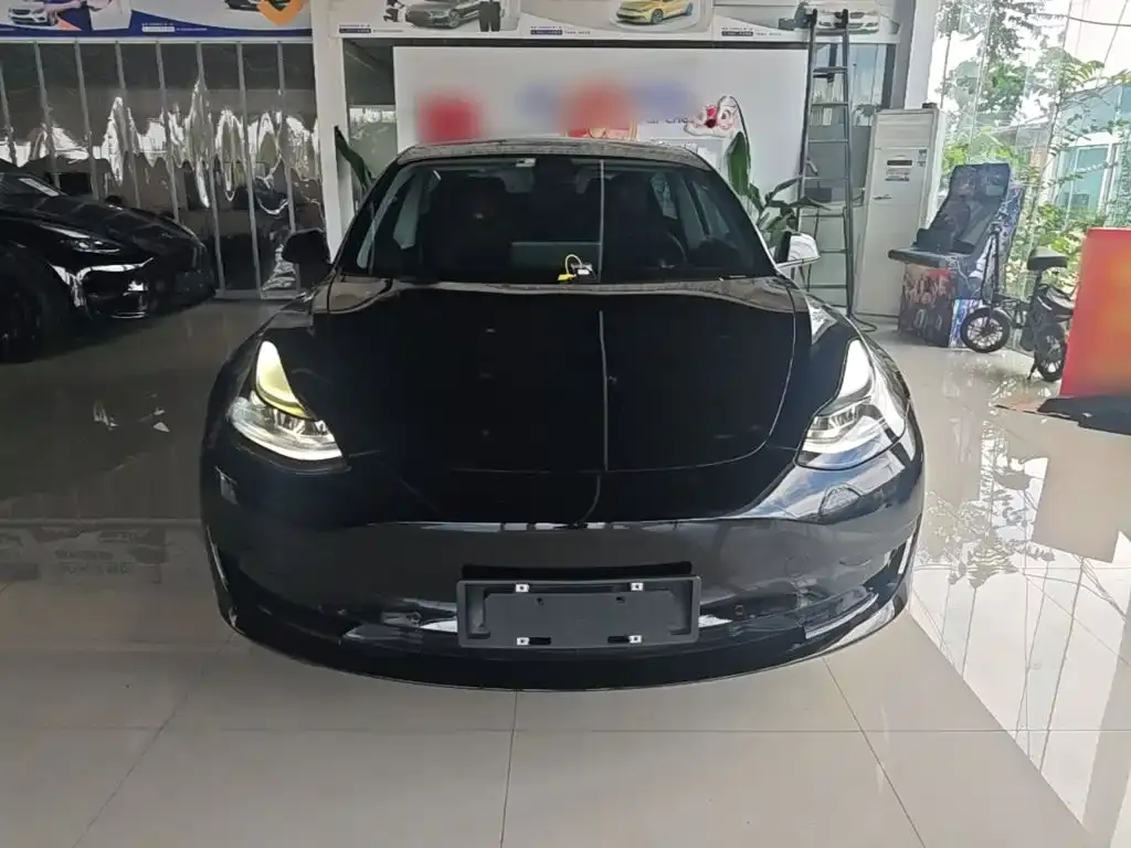 Tesla Model 3 — фото 3