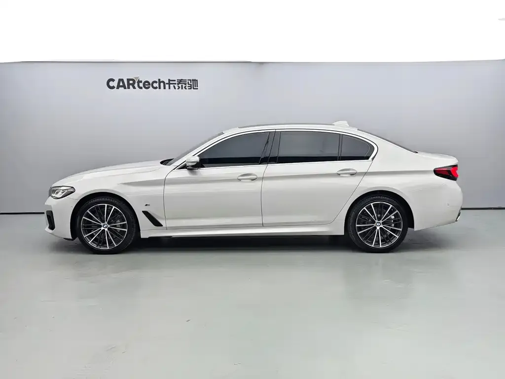 BMW 5 Series — фото 2