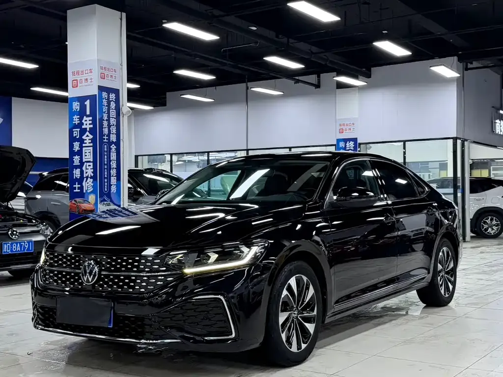 Volkswagen Passat — фото 1