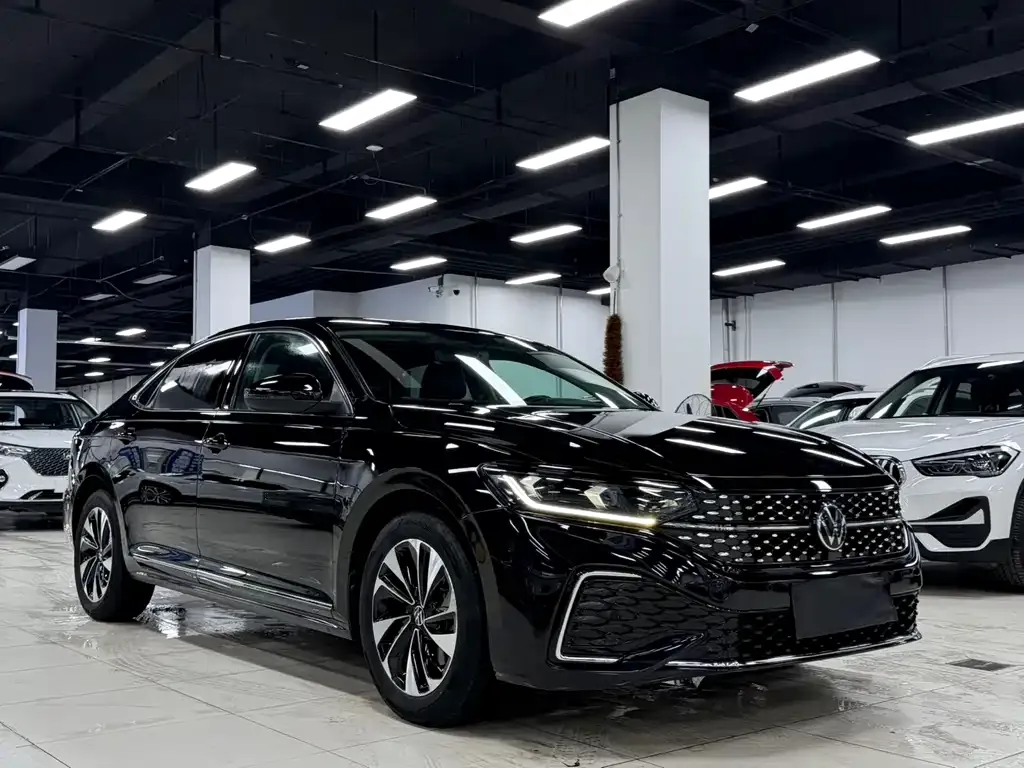 Volkswagen Passat — фото 7