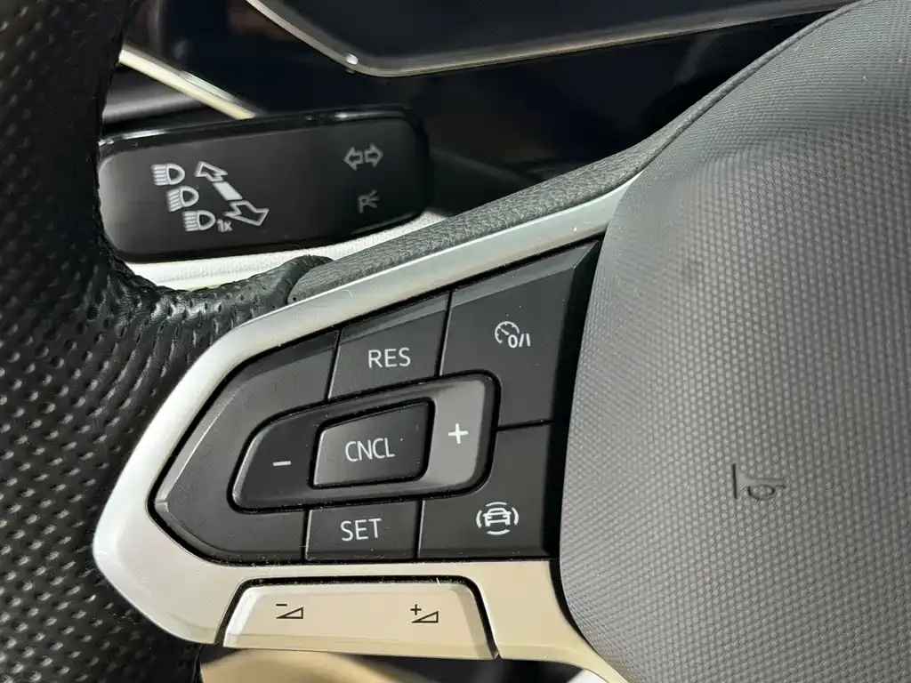 Volkswagen Passat — фото 10