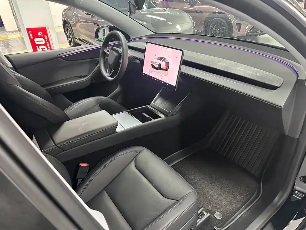 Tesla Model Y — фото 10