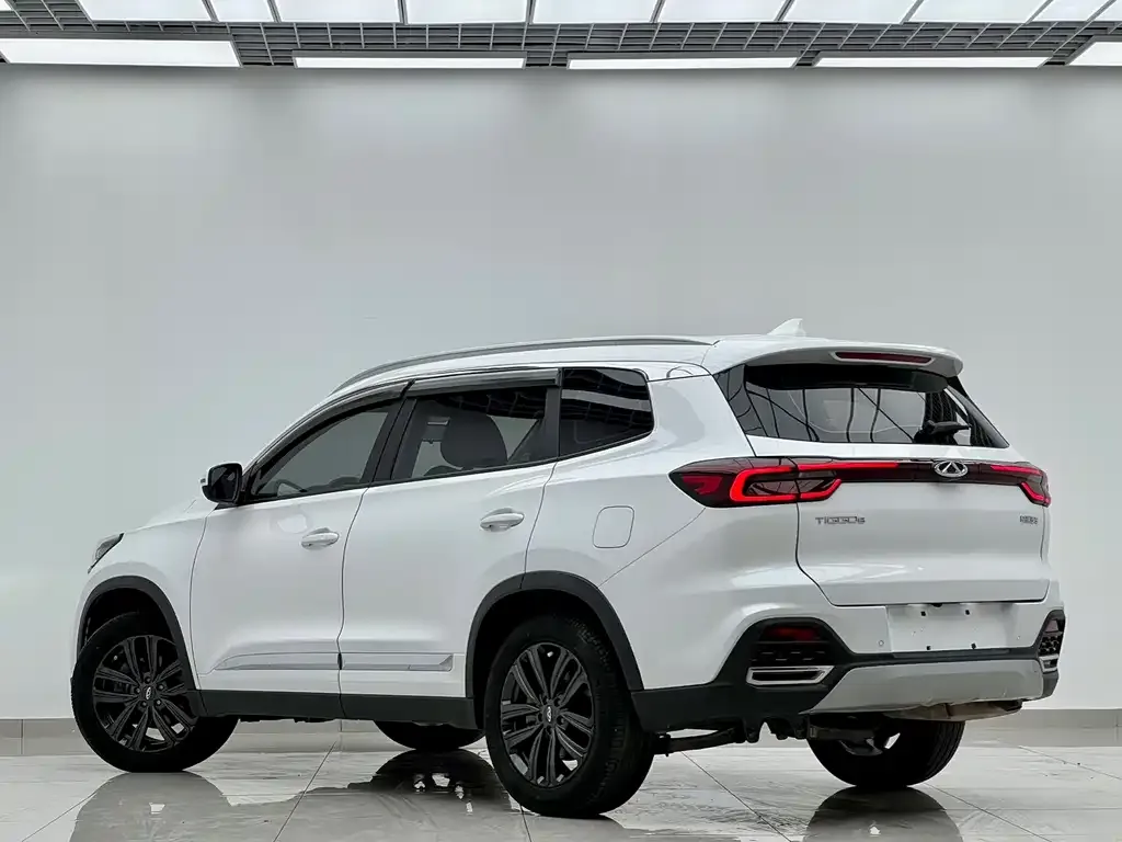 Chery Tiggo 8 — фото 8