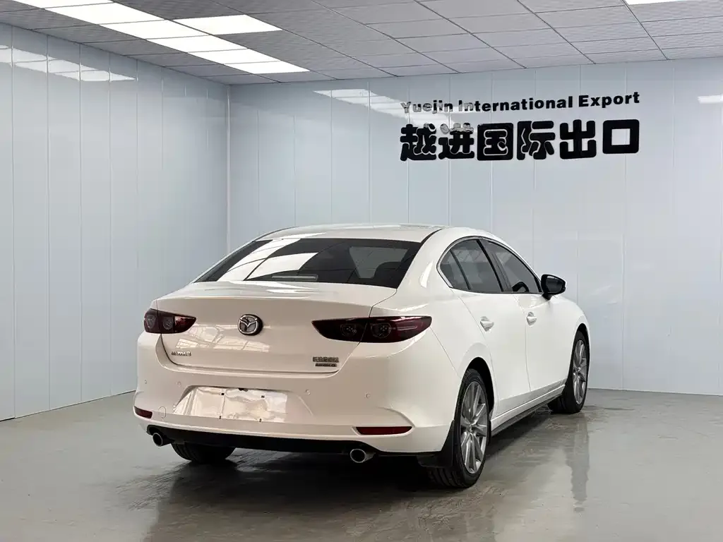 Mazda 3 Axela — фото 9