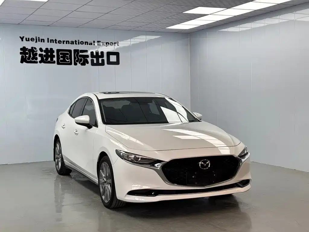 Mazda 3 Axela — фото 10