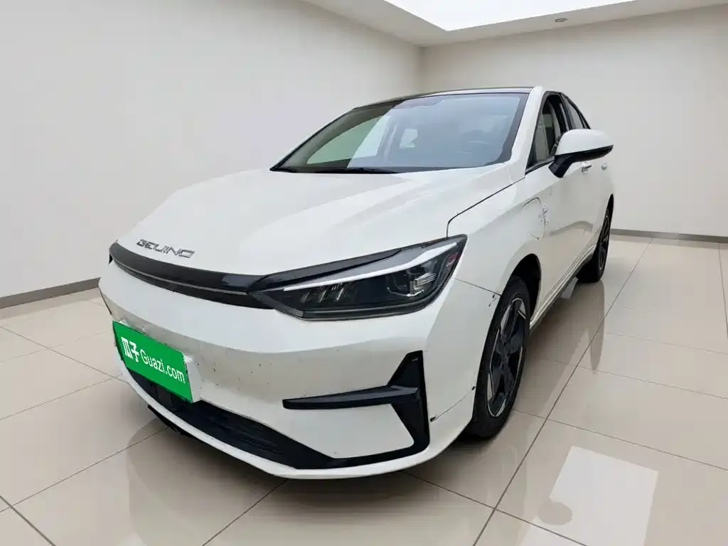 BAIC EU5 Plus — фото 1