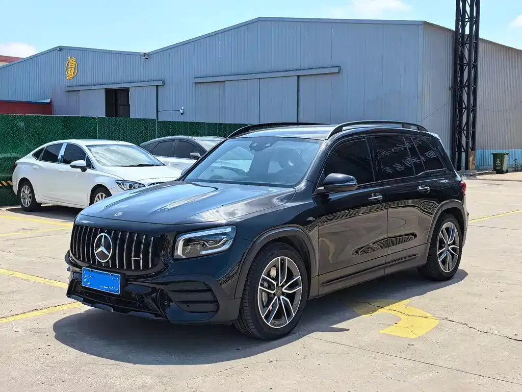 Mercedes-Benz GLB AMG — фото 1