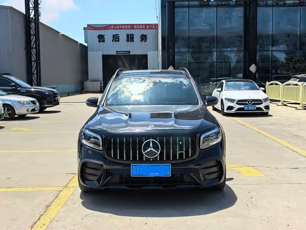Mercedes-Benz GLB AMG — фото 6