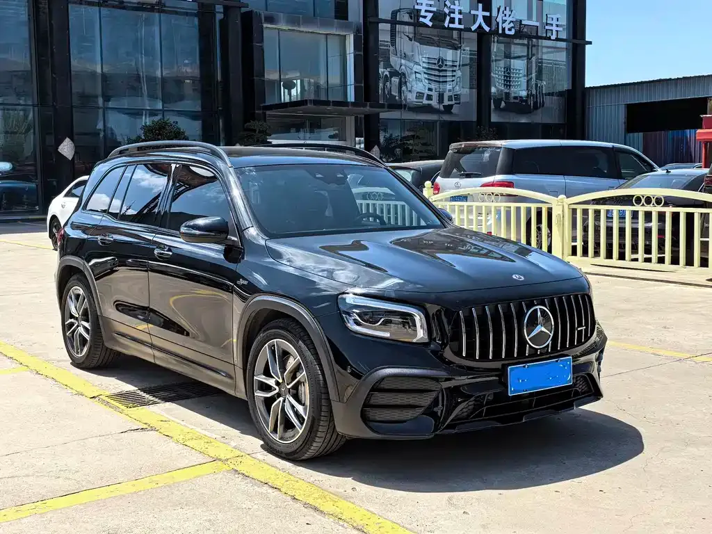 Mercedes-Benz GLB AMG — фото 10