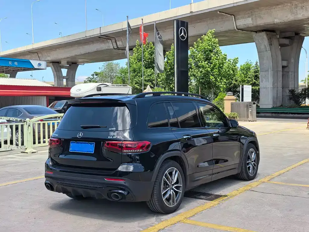 Mercedes-Benz GLB AMG — фото 9