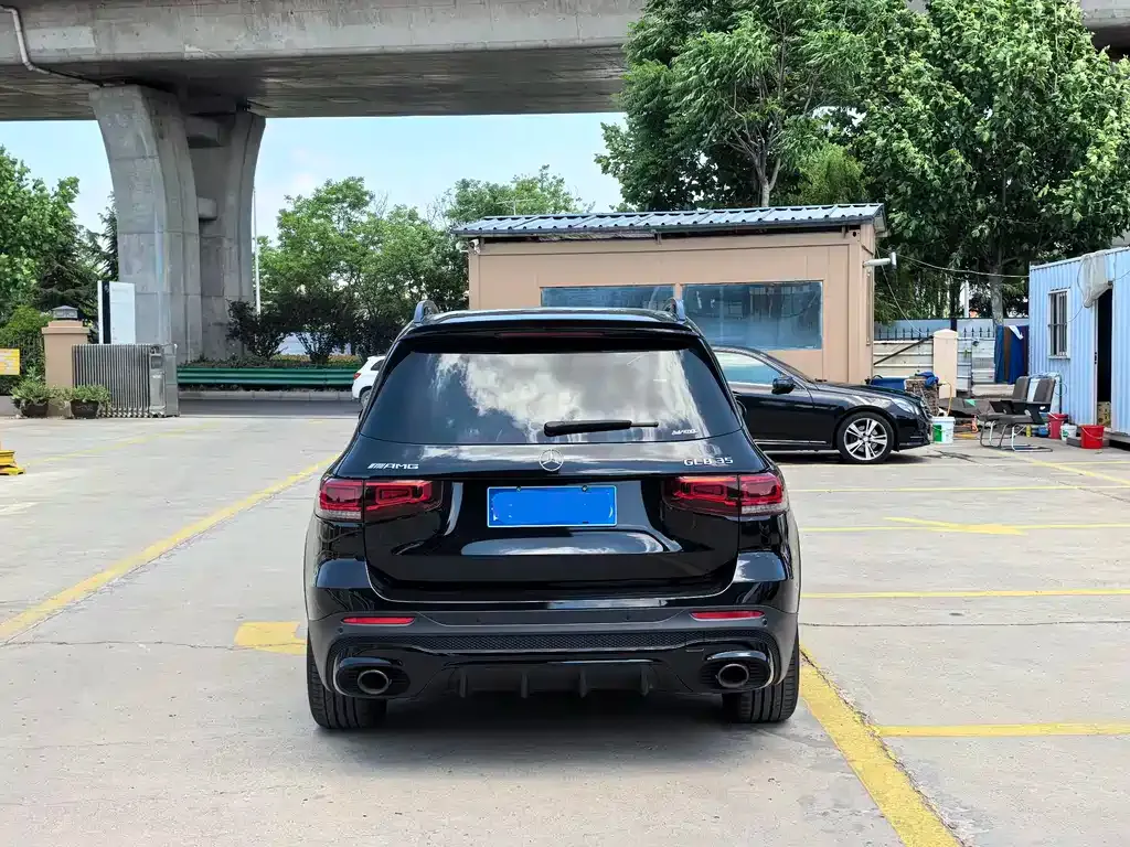 Mercedes-Benz GLB AMG — фото 8