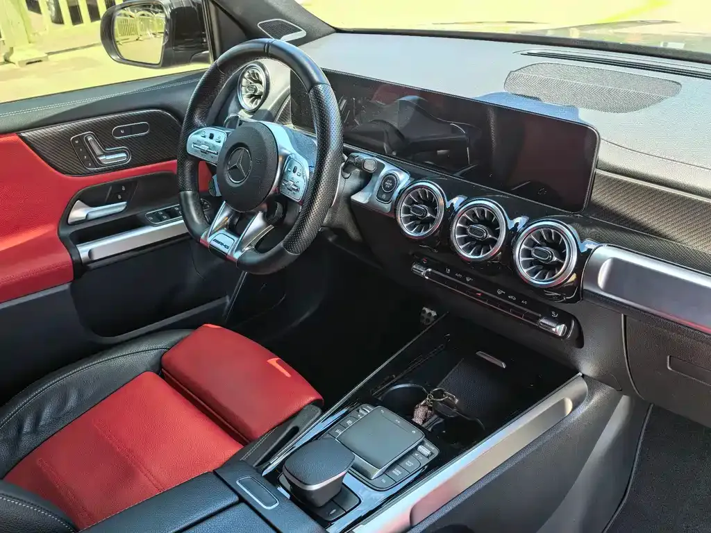 Mercedes-Benz GLB AMG — фото 3