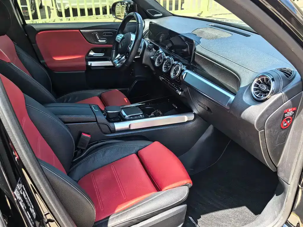 Mercedes-Benz GLB AMG — фото 2