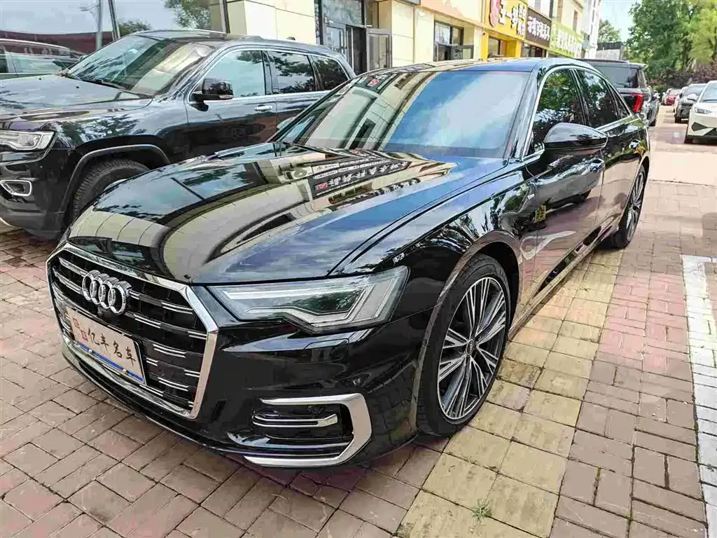 Audi A6L — фото 1