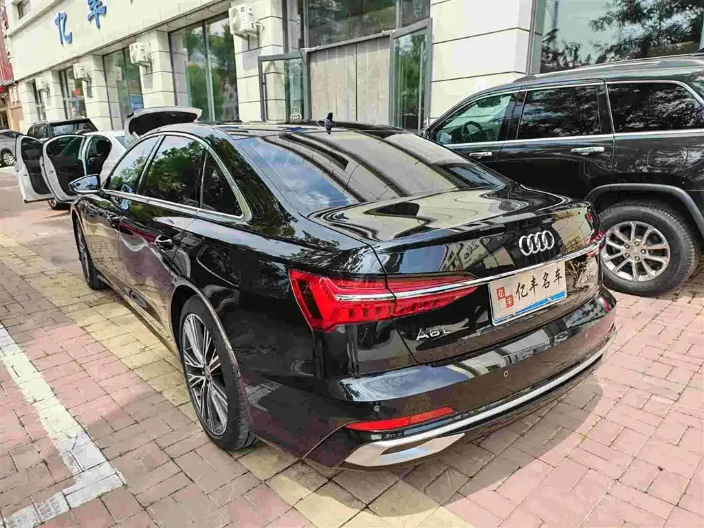 Audi A6L — фото 6