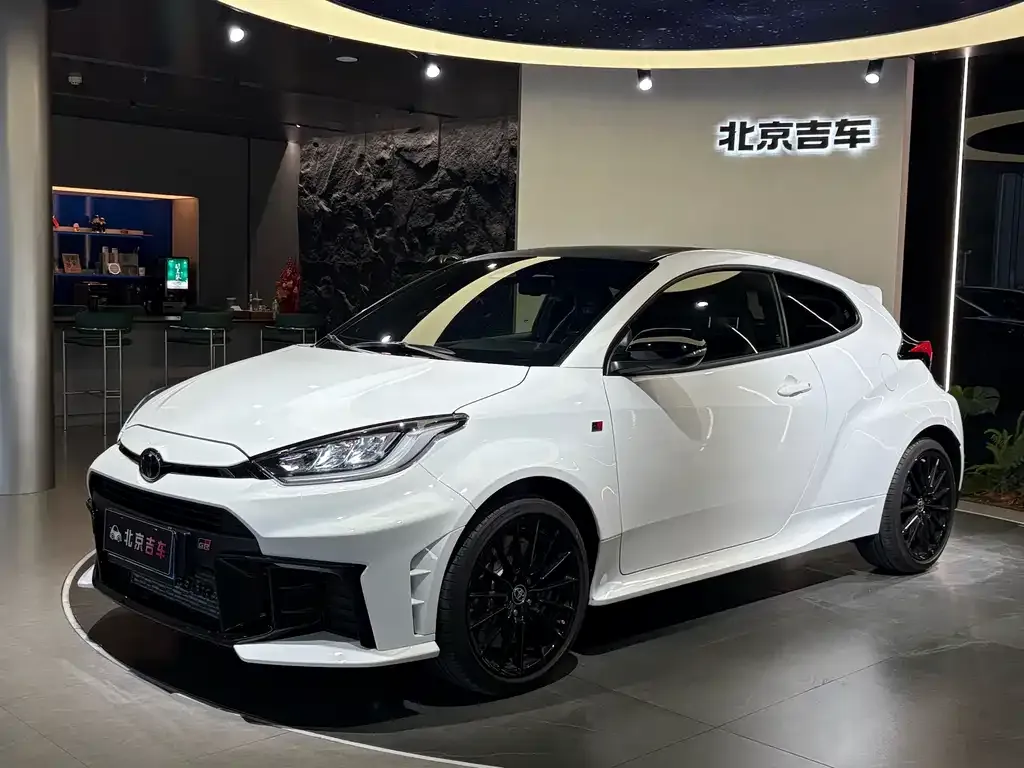 Toyota GR YARIS — фото 1