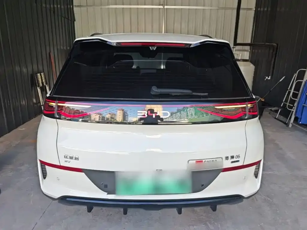 BYD Hiace 05 EV — фото 2