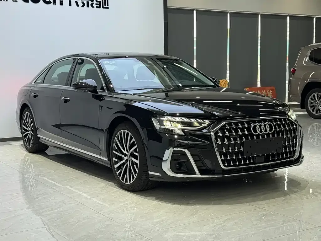 Audi A8 — фото 9