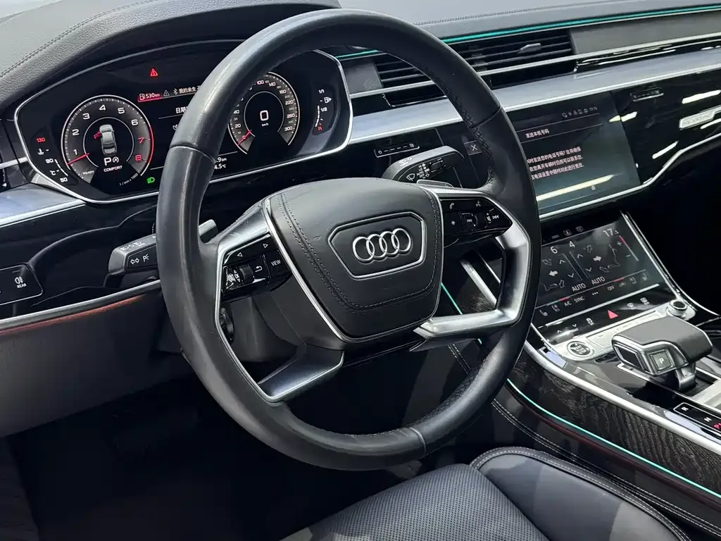 Audi A8 — фото 6