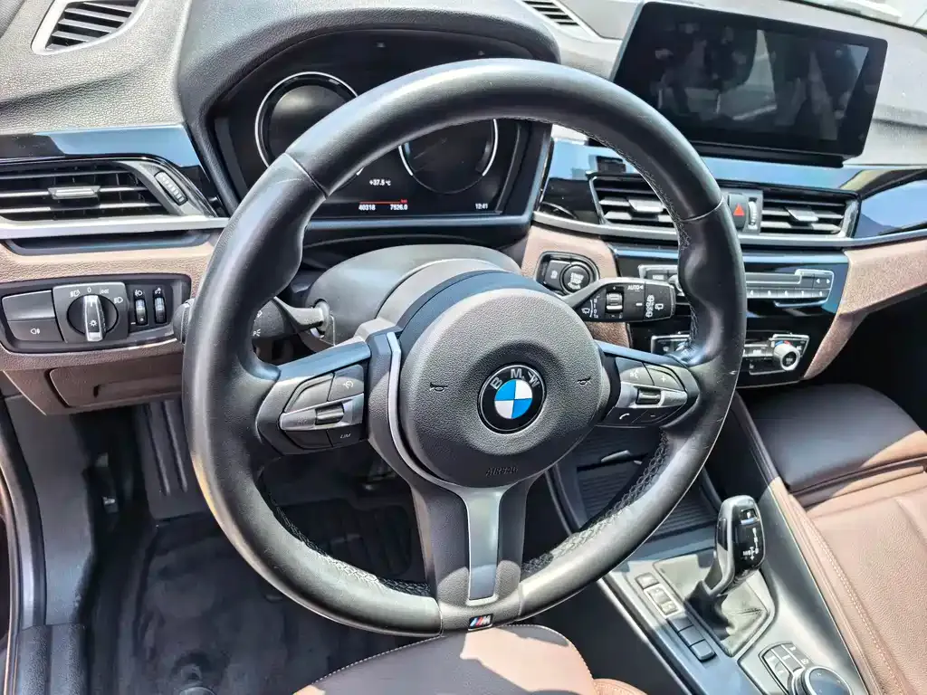 BMW X1 — фото 10