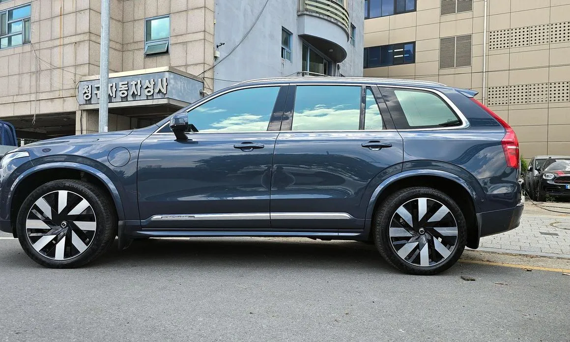 Volvo XC90 2024 из KR, фото 3