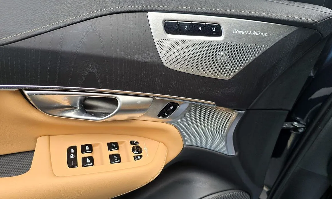 Volvo XC90 2024 из KR, фото 2