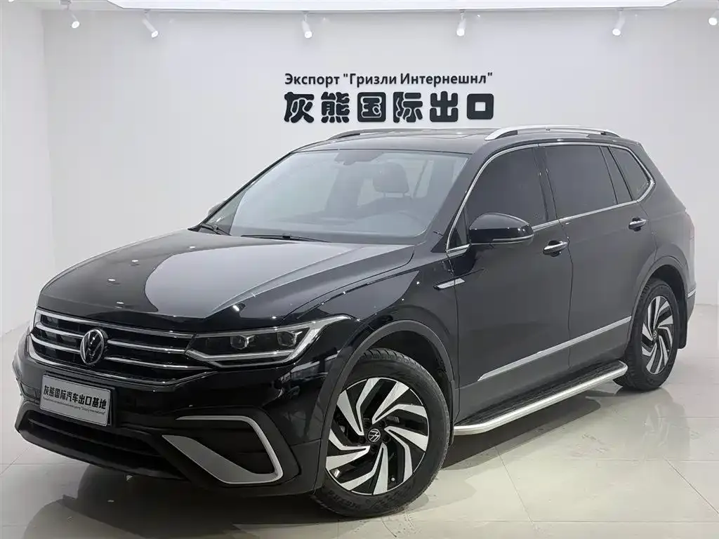 Volkswagen Tiguan L — фото 1
