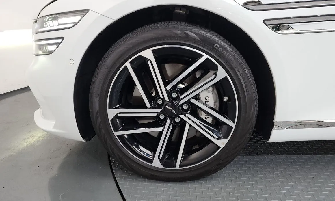 Genesis G80 — фото 10